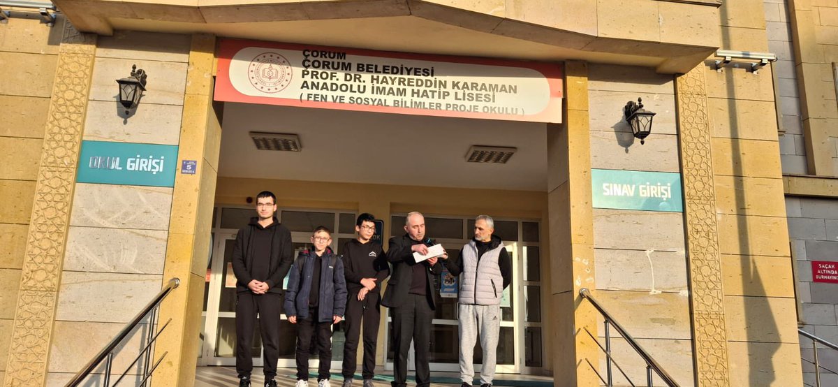corumhkara2914's tweet photo. Bizim için her Cuma Bir ödül.
Bu hafta okul içi mesleki yarışmalar sonucunda dereceye giren okulumuzu ilde yapılacak olan yarışmalarda okulumuzu temsil edecek olan öğrencilerimize ödülleri verildi. https://t.co/IHXJa4E0xS