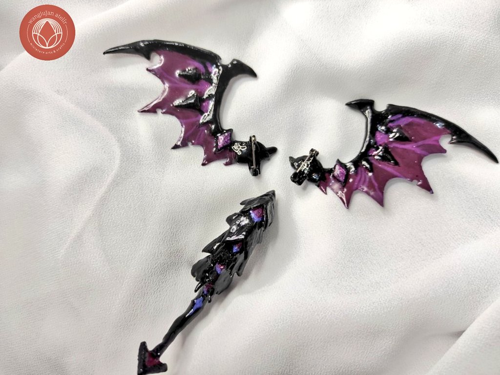wangiujanatelir's tweet photo. ✨ Custom Order - Handmade Clay Art ✨

🐲 sayap &amp; ekor duriiiin 🐲

(ordered by @/Reichima_187 🥰✨)

💌 DM for custom &amp; order ٩(^ᗜ^ )و ´-

#clay #handmade #clayart  #miniature #wingminiature #tailminiature https://t.co/1bOpD1BP3O