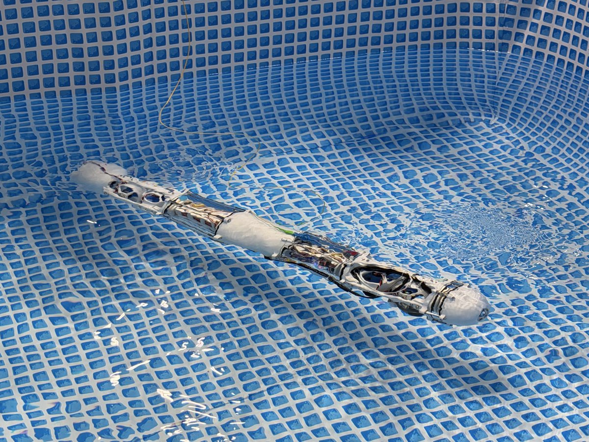 ファイバリオンのお隣に並んでた水中ロボット、 ゆういちろうさんの