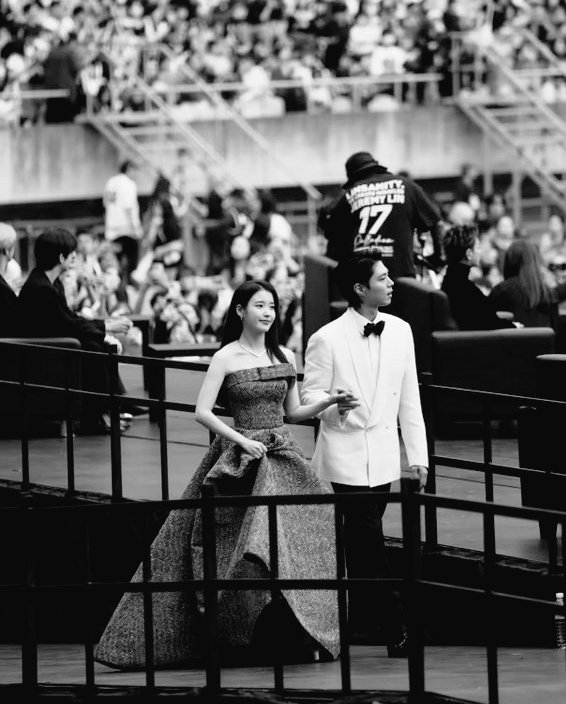 moohe_iu's tweet image. Best Couple of the year ✨️