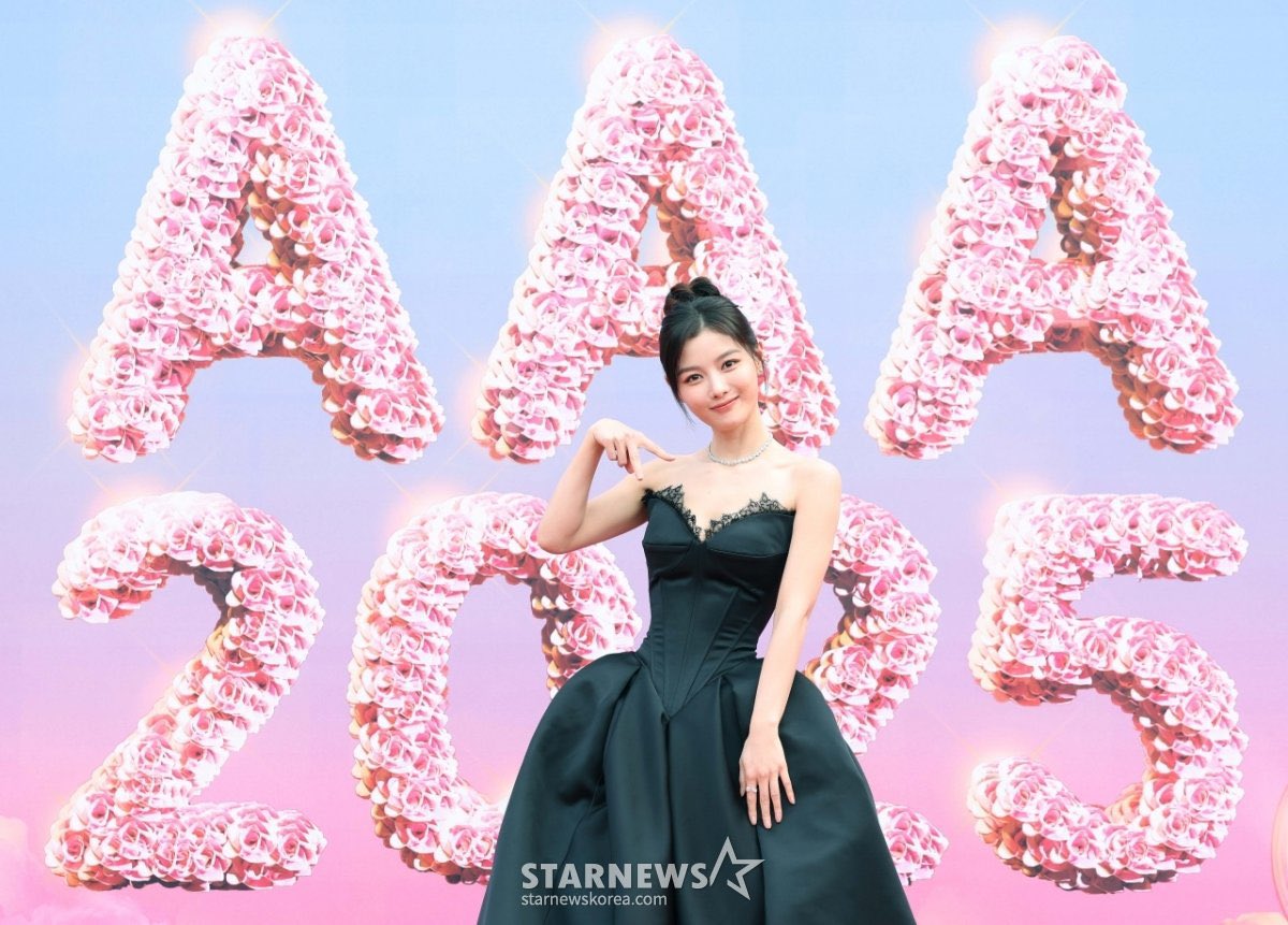 YouJungDay's tweet photo. 【AAA2025】

台湾・高雄にて開催のASIA ARTIST AWARDSに出席💖
2016年ぶりの参加とのこと。レッドカーペットに登場した姿に、思わずペクアジン?!と錯覚した方も多いのでは…😳

#AAA2025_KAOHSIUNG #AsiaArtistAwards #キムユジョン #김유정 #親愛なるX #친애하는X #DearX https://t.co/vjlYe3uZUz