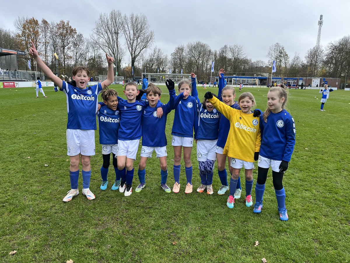 Met een heerlijke wedstrijd won onze JO-10 uit van het nog ongeslagen Drechtstreek, uitslag 3-5!!!
