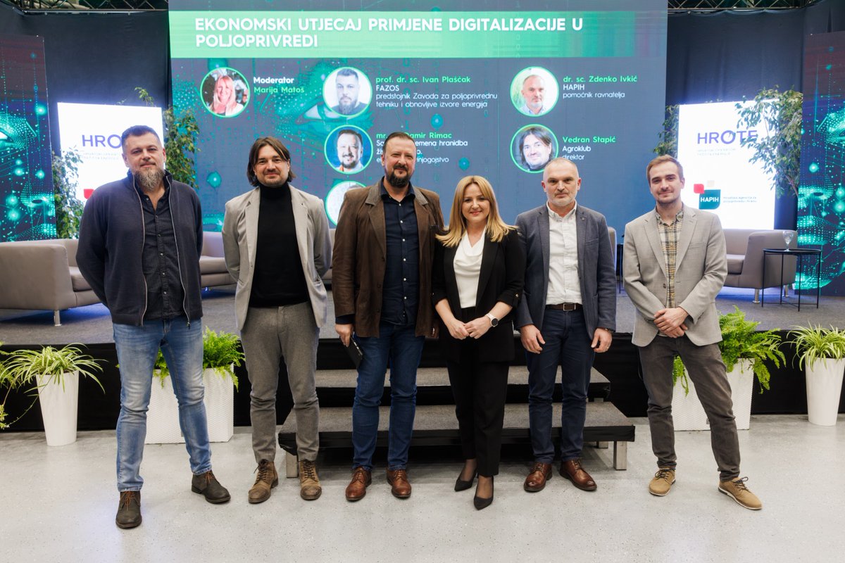 vstapic's tweet photo. Green Matrix Summit 2025 je kroz dva dana donio niz zanimljivih panela, a u dva smo i mi dali obol. Govorilo se o projektima suradnje znanstvene zajednice i poduzetništva u kontekstu industrijske tranzicije kroz tzv. SPINove, kao i značaju digitalizacije za razvoj našeg agrara. https://t.co/24lwIg1BfT