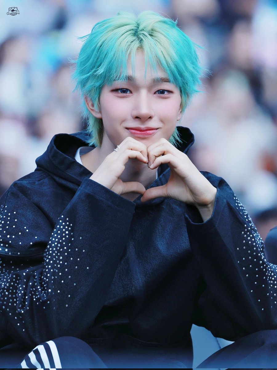 251206 AAA BEST NEW ARTIST 🎉 😉 #NEXZ #넥스지 #ネクスジ #TOMOYA