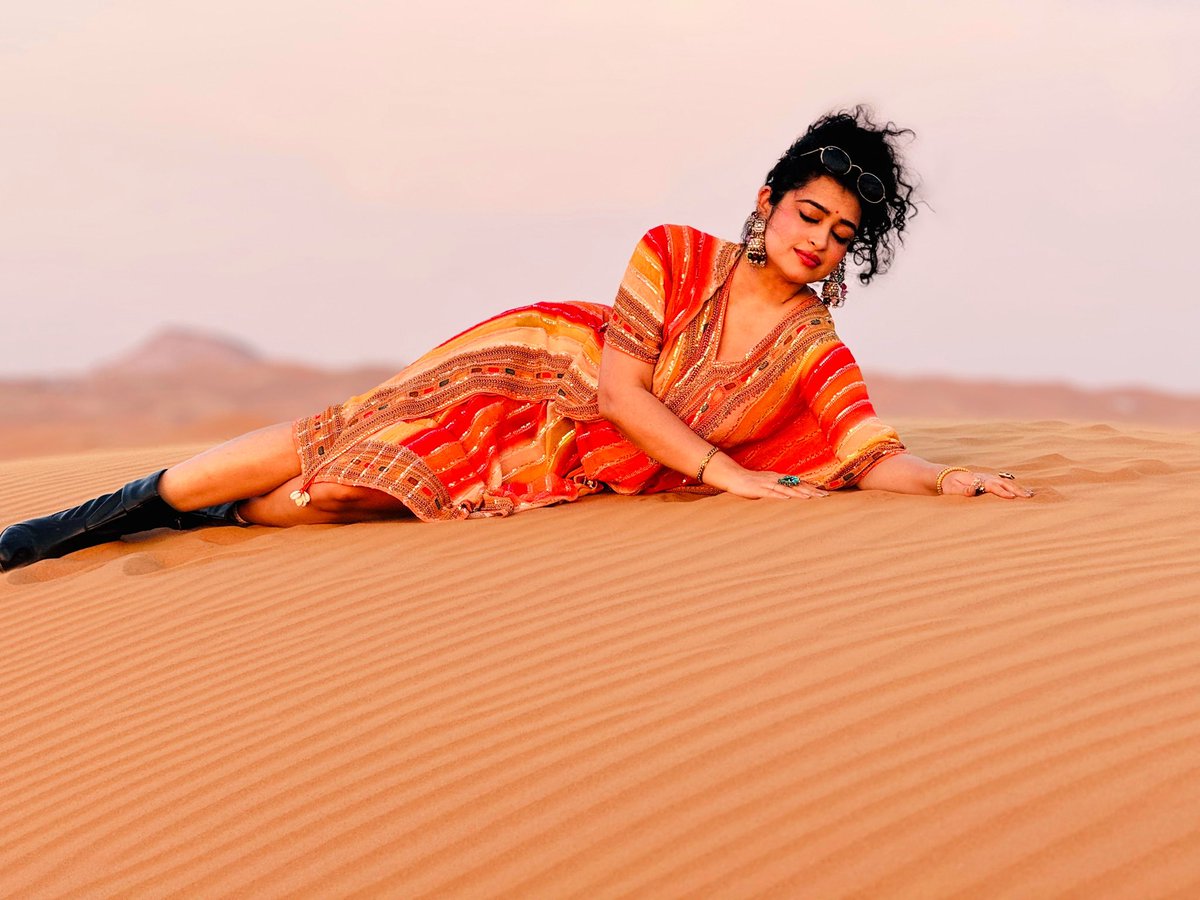_apsara_rani's tweet photo. Making mirages jealous 🏜️🐪🌵🦂 https://t.co/Sd30Tz0KDD