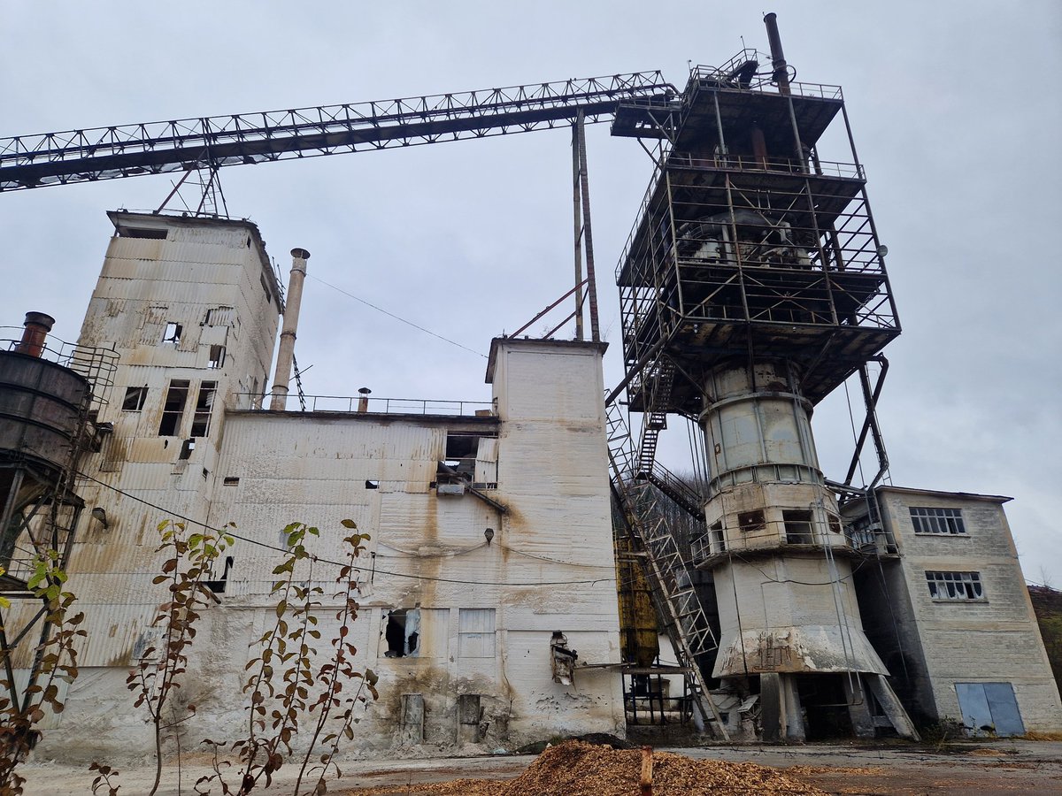 Nase su investicije zapravo negativne. Vise starih proizvodnih kapaciteta i prostora zatvorimo nego sto novih otvorimo i pokrenemo. Statistike to ne vide.