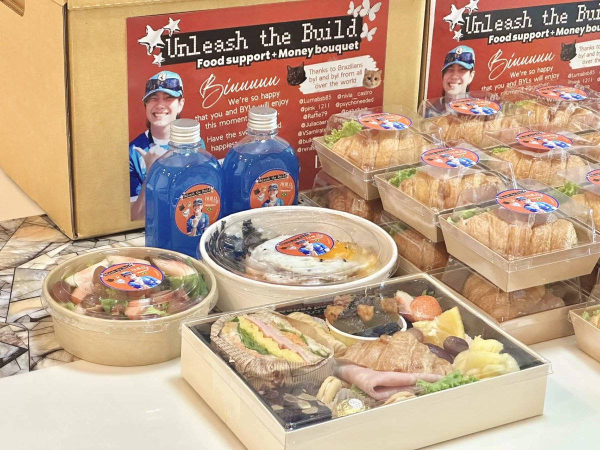 buildbrasil's tweet photo. — FOOD SUPPORT | Be Your Capy Luve 💙

Chegou a segunda parte do nosso projeto! Preparamos um food support cheio de carinho, com lanches deliciosos, sucos refrescantes e docinhos preparados especialmente para o Biu e sua equipe. 💛✨

Que eles aproveitem cada mordida e sintam todo o amor das BYLs do Brasil e do mundo.

Com carinho, @JakeB4rever 💙🌟

✿✿✿✿✿✿✿✿✿✿✿✿

Here comes the second part of our project! We prepared a lovingly made food support with delicious snacks, refreshing juices, and sweet treats especially for Biu and his team. 💛✨

We hope they enjoy every bite and feel all the love from BYLs in Brazil and around the world.

With luve,  @JakeB4rever 💙🌟

💙 BYLs que tornaram tudo possível | BYLs who made everything possible:
 
@Lumabsb85 | @pink_1211 | @Raffie79 | @Juliacaarv | @VSamiratedu | @buildsunlove | @renataraulino | @nivia__castro | @howlb94 | @psychoneeded | @paturluve | @.mandys.e.p.mv | @.clara_valioss | @florklore7 | Ta***a

BUILD BKK FANSIGN 
#UNLEASETHEBUILDDAY1
#BuildJakapan #Beyourluve