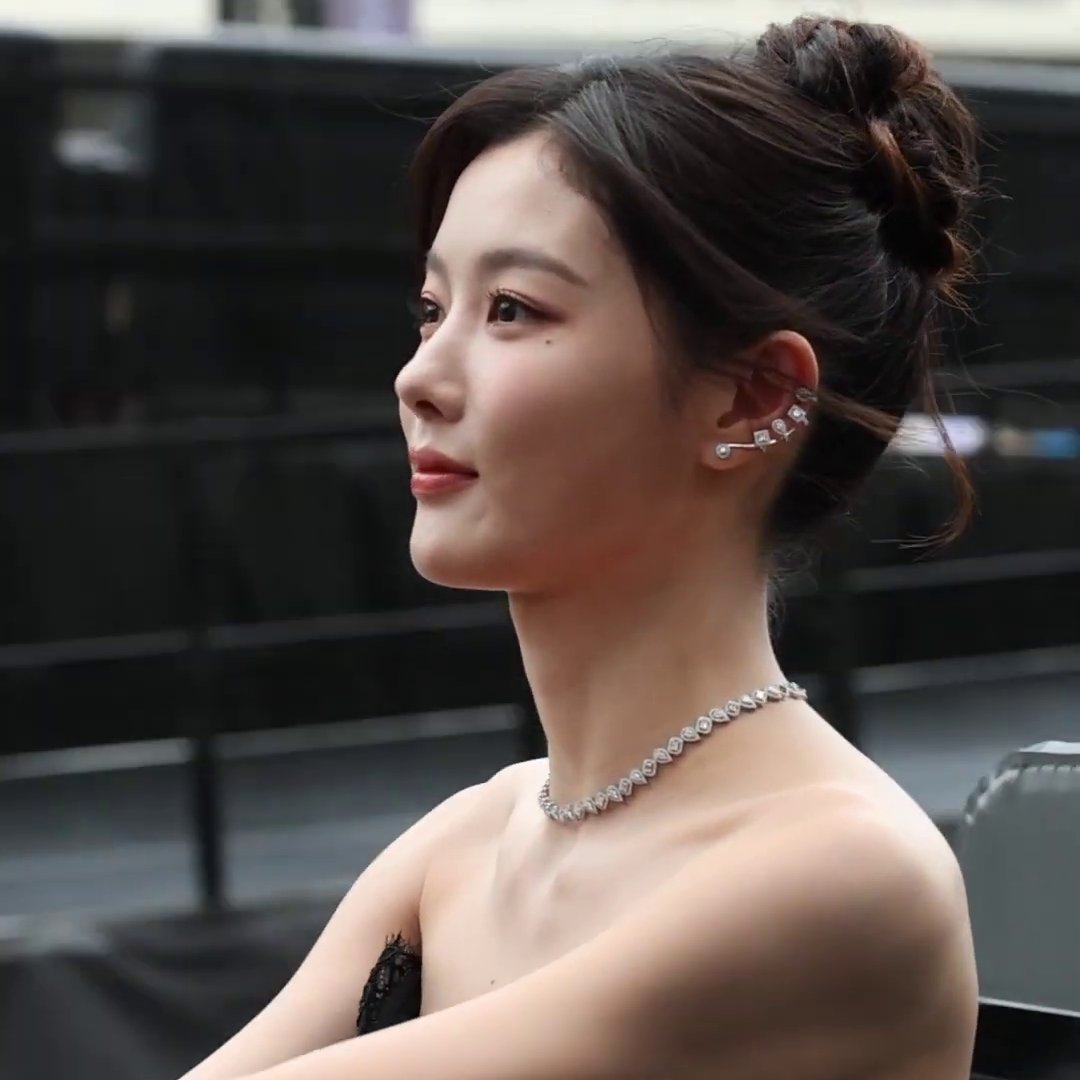 yoojfairy's tweet photo. side profile sculpted by the gods

#김유정 #kimyoojung #kimyoujung 
#AAA2025 #2025AsiaArtistAwards https://t.co/P4QfPhTuvp