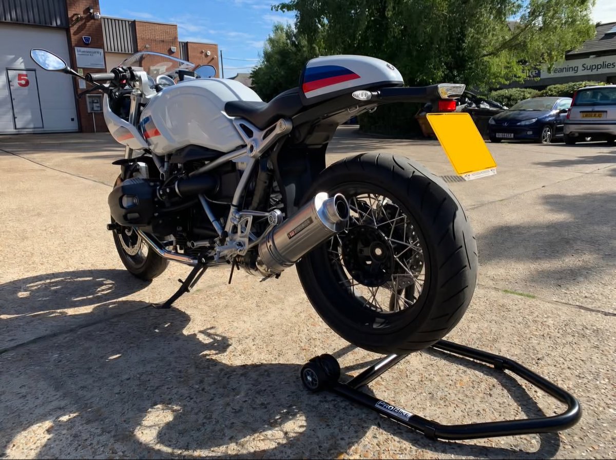 Introducing the RS16R – The Special Reversed Paddock Stand!

Specifically designed for right-handed single-side paralever BMW bikes, the RS16R brings professional-grade stability and convenience to your workshop.

probike.co.uk/lifts-and-stan…