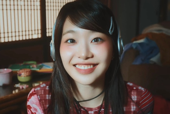 Best kpop songs of 2025, according to PopMatters:

1. XngHan&amp;Xoul  - Waste No Time
2. NMIXX - Spinnin on It
3. Hearts2Hearts - Style
4. Chuu - Back In Town
5. Crush - Up All Nite
6. XLOV - 1&amp;Only
7. Yerin Baek - Mirror
8. VIVIZ - La La Love Me
9. Jennie - Zen
10. AllDay Project -