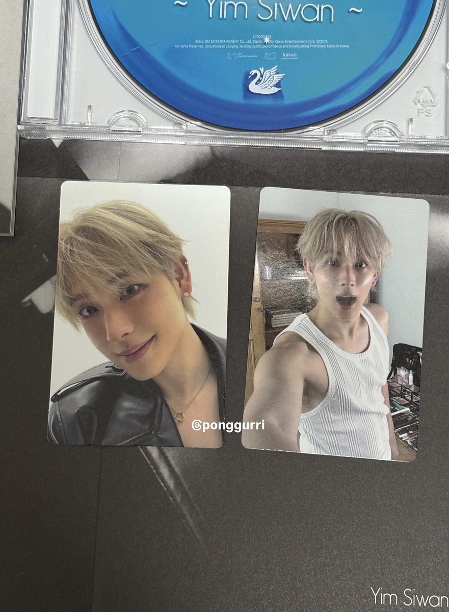 I'm curious about Siwan's other photocards. So far, I've only seen