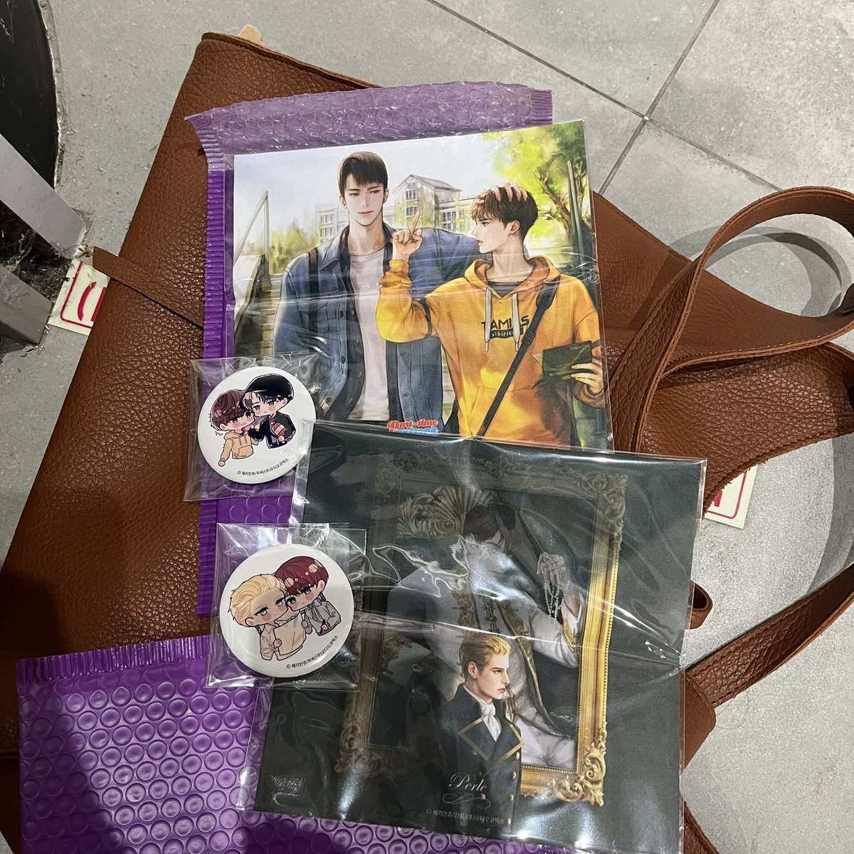 아코 생일파티 럭드 교환 구합니다🥹

저:
포스터-사한, 토요일의 주인님
안경닦이set-펄,피트타임파트너
그립톡-이방인,킹메이커

👼 : 힐러 안경닦이set or 힐러 장패드
장패드는 구매 의사도 있습니다!
제 굿즈 전부 다<>힐러 럭드 굿즈 한 개
도 가능합니다!

멘션이나 디엠 편하게 부탁 드려요!