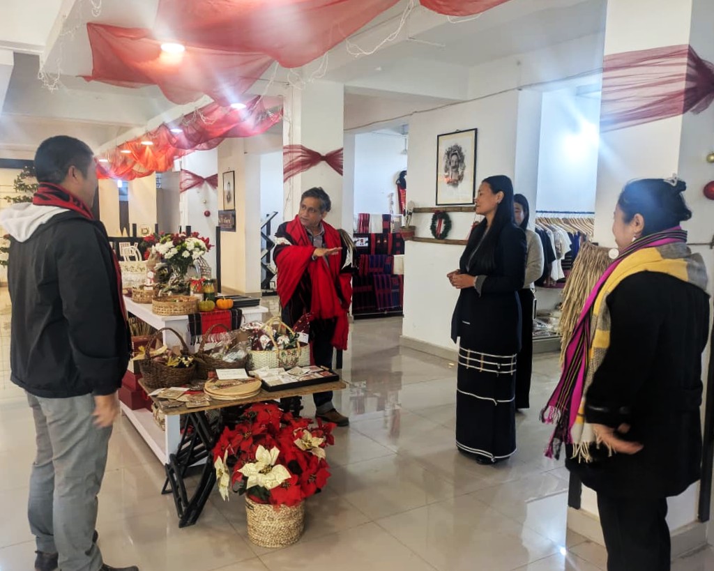 YNnagaland's tweet photo. Lovely to have Mr. Biraj Patnaik, Executive Director, National Foundation for India, and team, Mr. Augustine and Ms. Utpala at our YouthNet office and Made in Nagaland Centre in Kohima, Nagaland.
#YouthNet #MadeinNagaland #MadeinNagalandCentre #YNnagaland #YouthNetNagaland https://t.co/MeUmRiR7nr