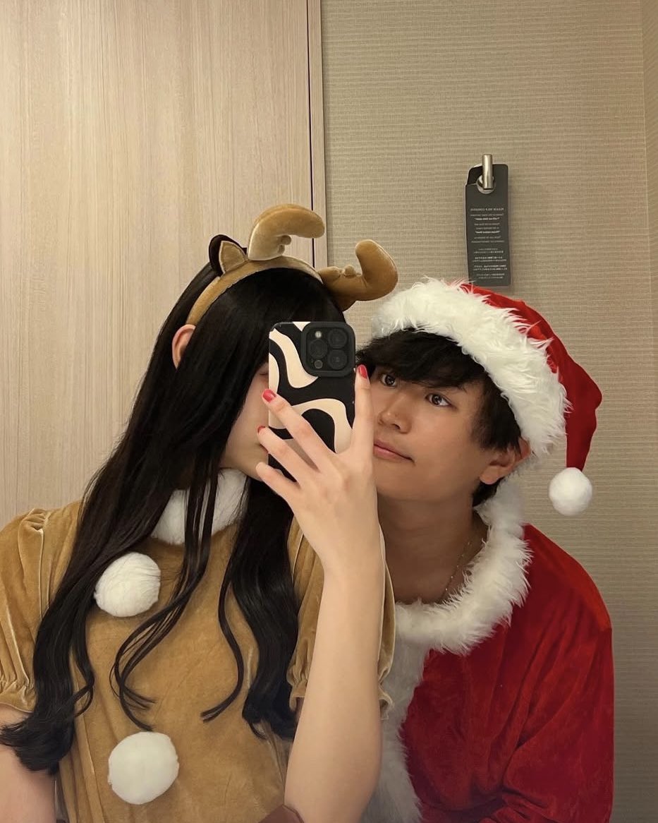 9_manatee_6's tweet photo. 彼氏と過去3年のXmas🎄

1.2枚目→2024年
3枚目→2023年
4枚目→2022年

今年は何しようかなぁ🎅🎁 https://t.co/AhpGrDqbXx