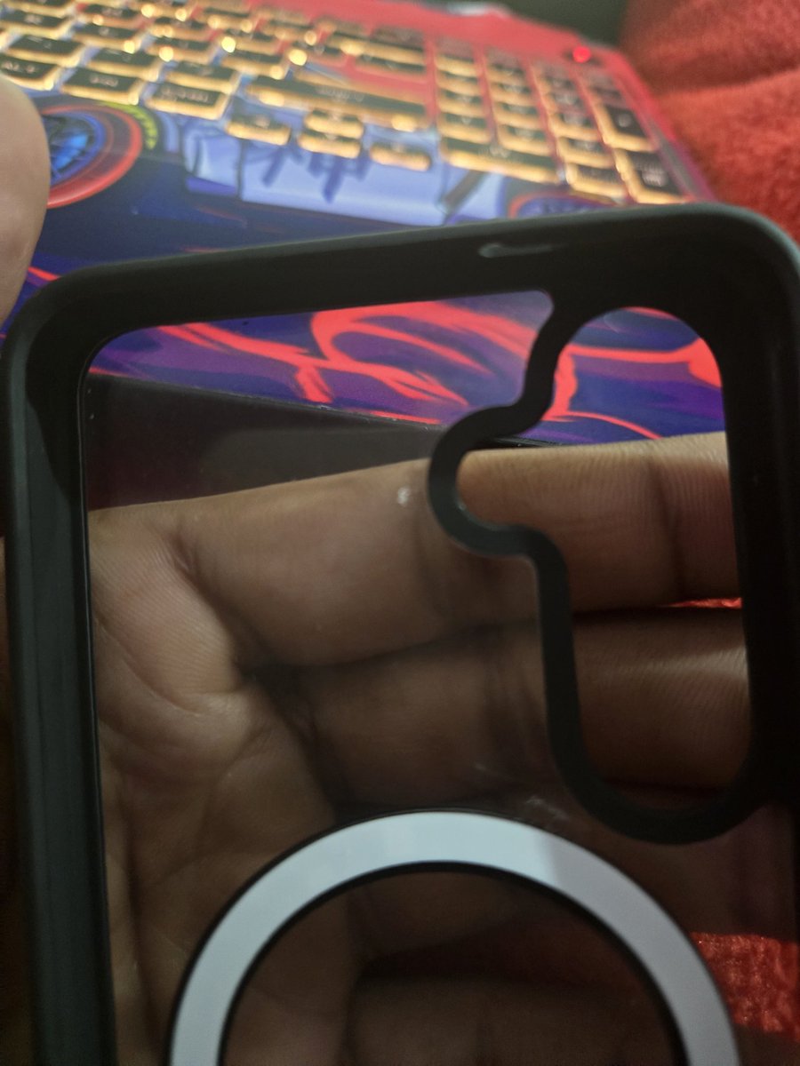 sastacasm's tweet photo. @Zapviofficial order number: 13702583
the quality of the cover by @Zapviofficial is so poor it has scratches . Please replace it with a good quality cover or refund my money. https://t.co/4GllTBubtc