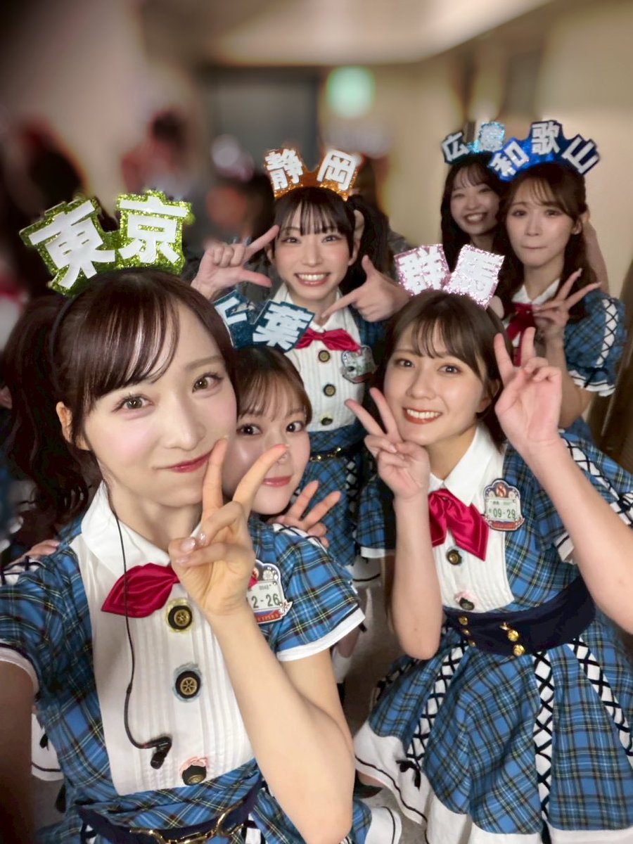 sideroad_lily's tweet photo. #AKBは青春ですin武道館
#チーム8 

まずは大人数から！
撮れなかった子いたの悲しい悔しい。
でもみんな大好きに変わりありません！
2ショットも惜しみなく出します！
ツリーでお楽しみください！

いくみん@ikumi8_official なんて楽屋隣で1番話してたはずなのに2ショット撮ってなかったなんで！！ https://t.co/OgTAolO6GY
