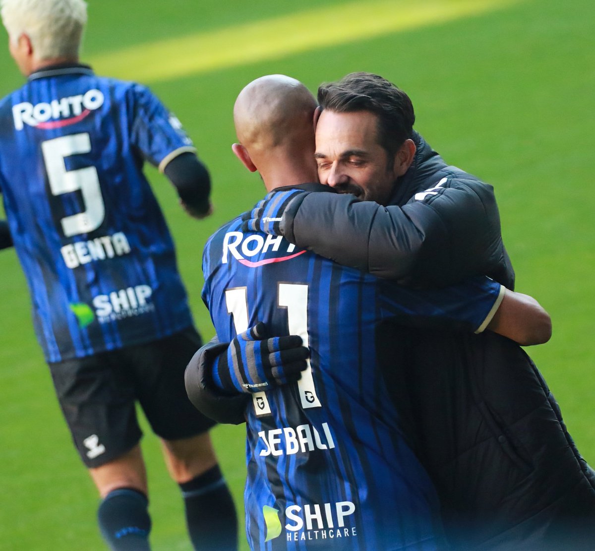 ヴェルディ戦2

大活躍のジェバリ🌠
ゴール後はポヤトスさんと抱擁。

ワールドカップでチュニジア代表に選ばれるであろうジェバリにはガンバの選手として出て欲しいな🇹🇳