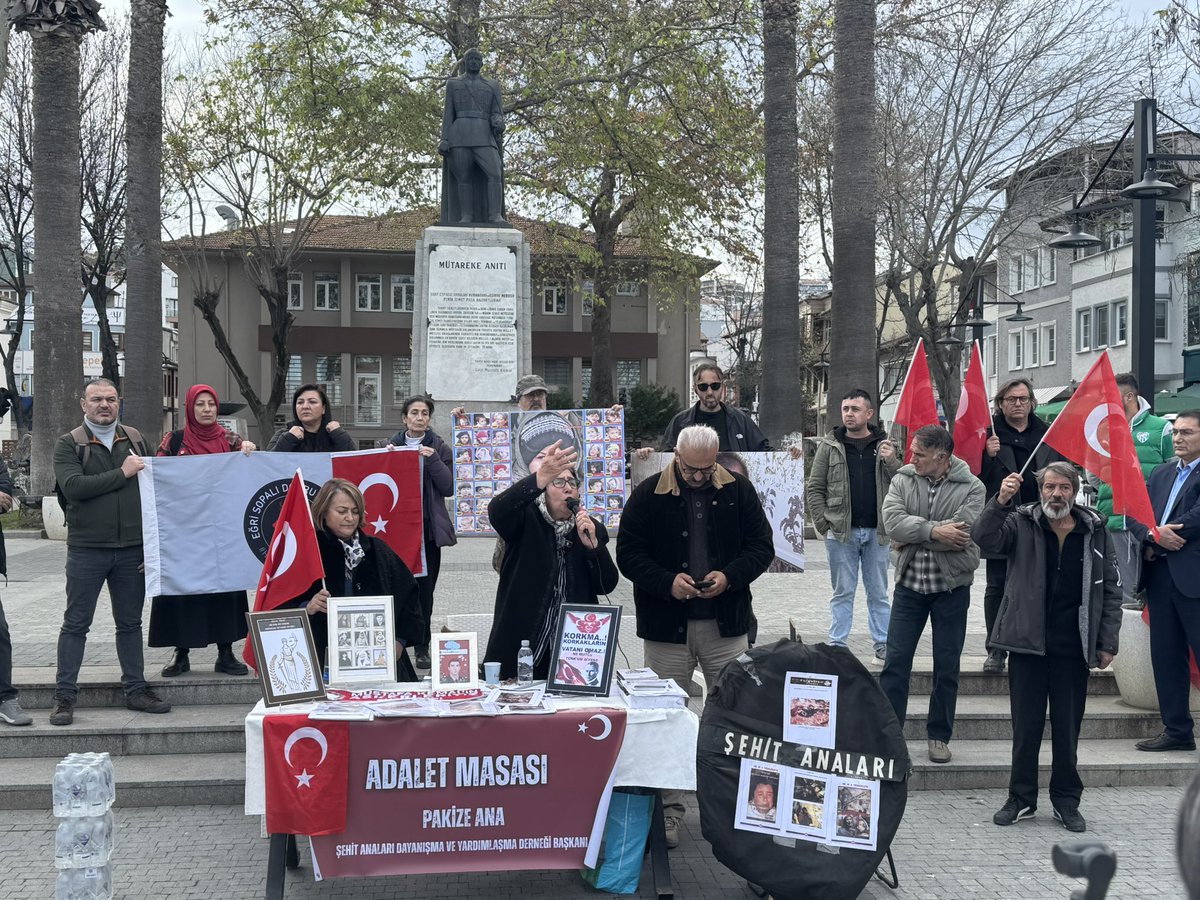 Mudanya’dayız. <a href="/Pakize_Akbaba/">Pakize Akbaba</a> annemizin yanında! 🇹🇷
<a href="/volkan_giritli/">Volkan Giritli 🇹🇷🇦🇿</a> <a href="/alper_biyikli/">Alper Bıyıklı</a> <a href="/Surmeneli_6134/">🅾🆈🅰 🇹🇷🤘🏻🇹🇷</a> <a href="/Z21394Zuhal/">Zuhal K. 🇹🇷 Ne Mutlu Türküm Diyene 🇹🇷</a>