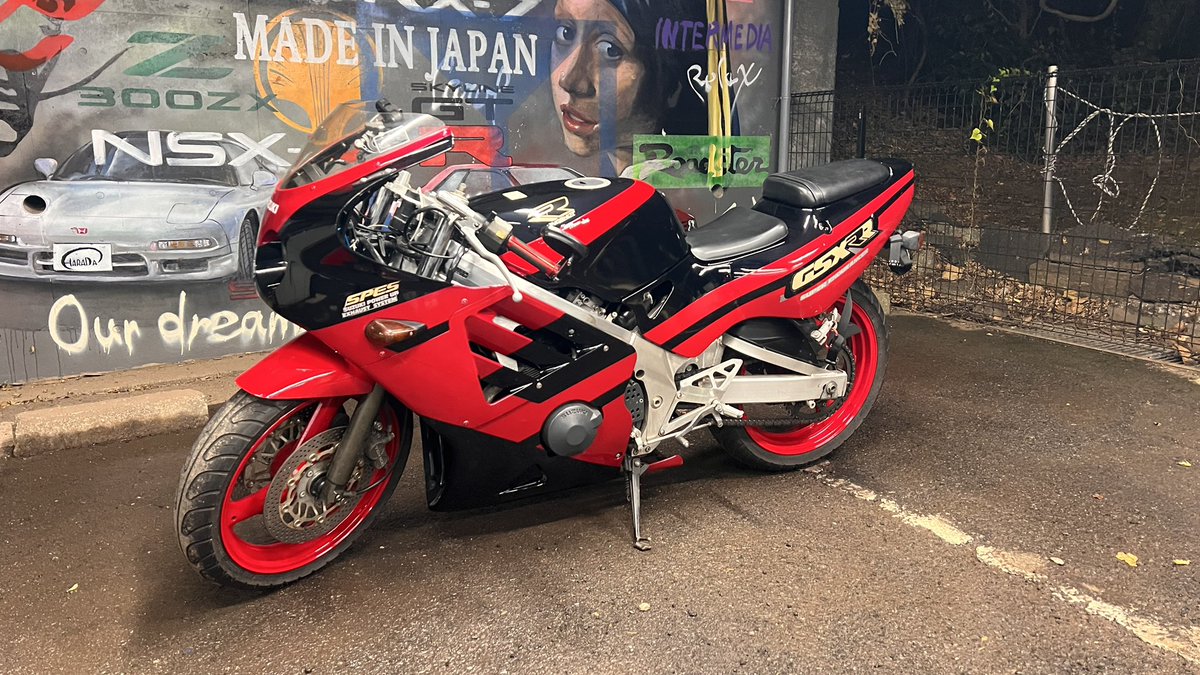 ikkey_j2's tweet photo. お色直し🏍³₃
←before
          after→

 #GSXR250R
 #gj73a
 #SUZUKI https://t.co/GamC39RGPz