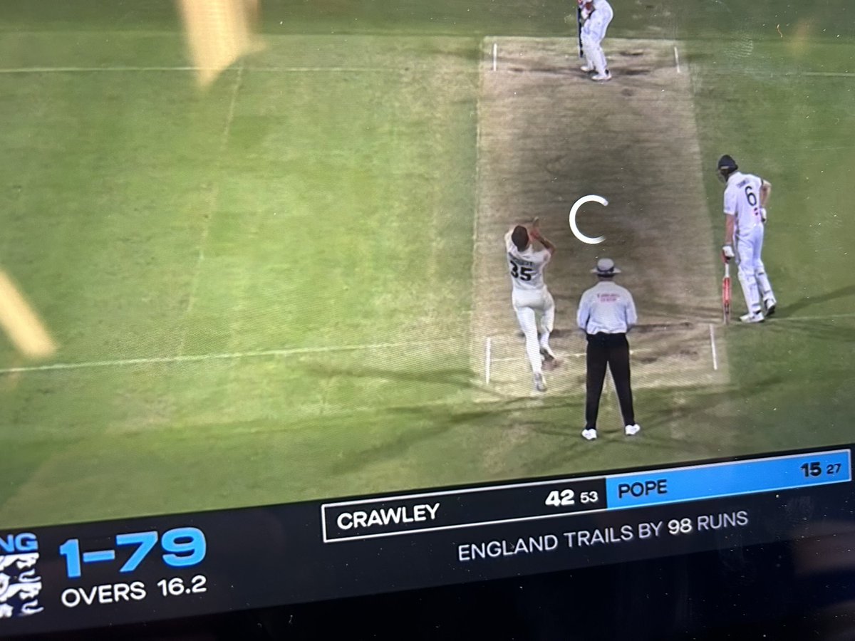 raymead's tweet photo. When you try to watch the cricket on the move but you’re with @EE so you spend more than half the time trying to reconnect and miss all the wickets. https://t.co/qumUGseyCX