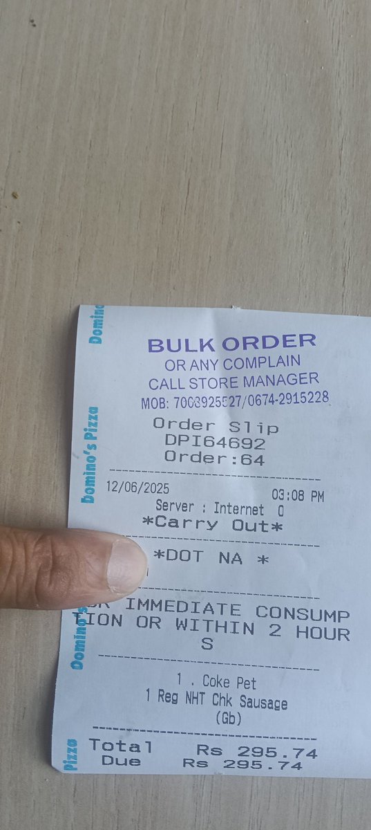 spaharionline's tweet photo. @dominos_india @dominos Sitting inside outlet in Khandagiri Bhubaneswar, it's so smoky inside,high on PM 2.5. AC non functional,team not bothered.Even air curtains are down. Felling suffocating. https://t.co/eH0RHVDGxO