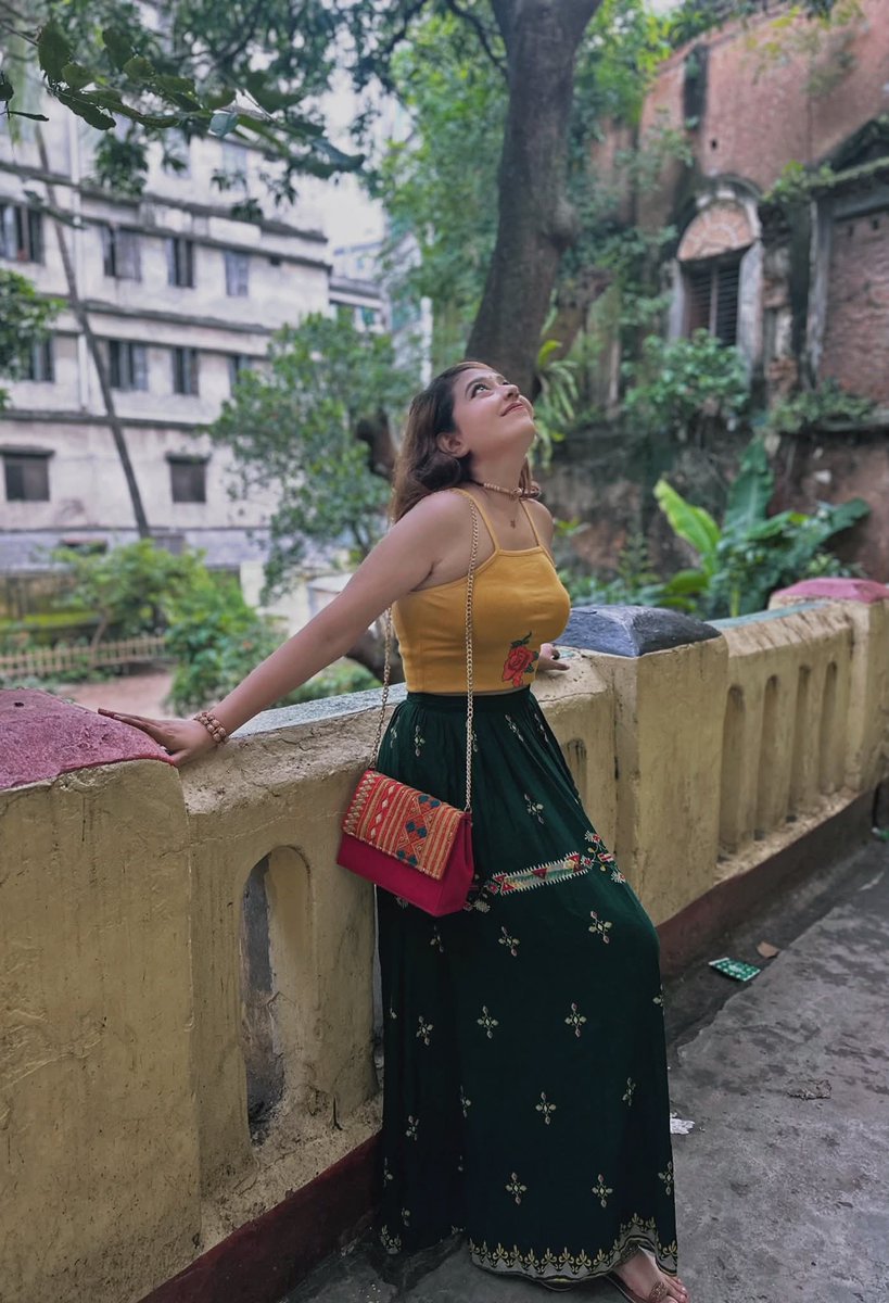 বনের নিয়ম হচ্ছে নিজেকে টিকিয়ে রাখা,,