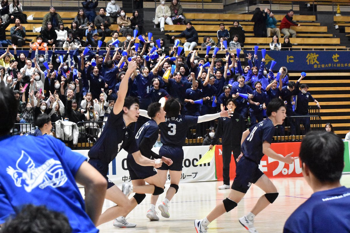 GakurenKoho's tweet photo. 【全日本インカレ男子トーナメント】
準決勝 第2試合
専修大2(22-25.25-19.26-28.25-21.14-16)3国士舘 https://t.co/UAMp7rQZdM