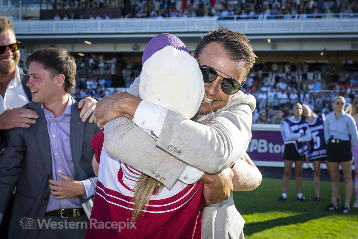 Western Racepix tweet media