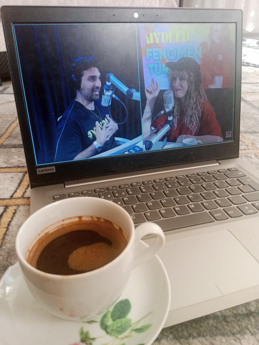 KagamiMichael's tweet photo. Oturduk Aydeed'in Fenomen Türk ile Yeni Röportajını izliyoruz with Turkish Coffee.." 😉💅🏻💋❤️‍🔥 @AYDEEDLICIOUS

#Aydeed #aydeedsolo #Hotzilla https://t.co/wnOxVbZsUU