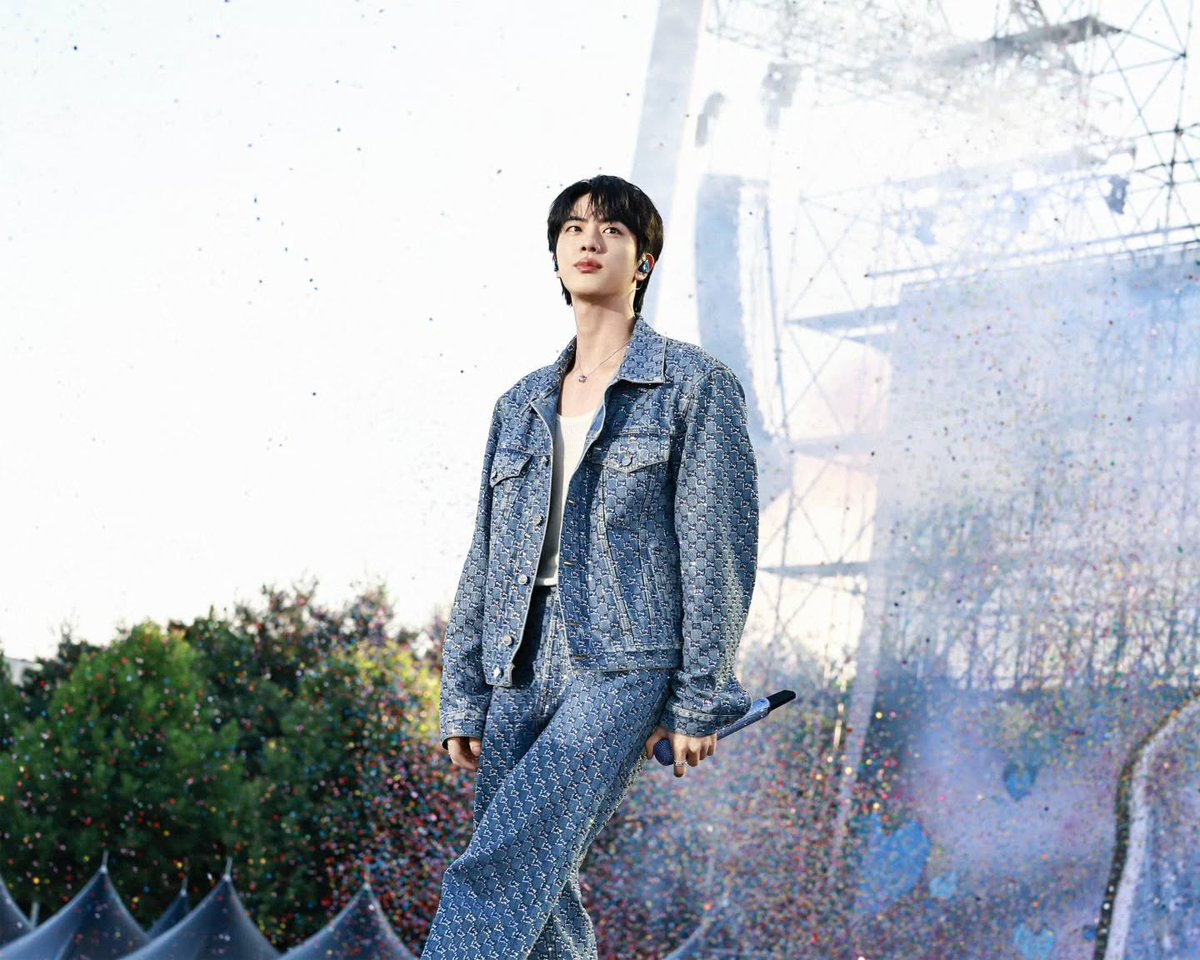 BTSJIN_MY's tweet image. 251206 WOOTTEO INSTAGRAM (1)

"Full of memories 
Filled with laughter 
Memories like gifts 
I was happy because of you"

🔗: instagram.com/p/DR6vk2fkhN9/…

#RUNSEOKJIN_epTOUR_ENCORE
#Jin_TOUR_ENCORE #JINDAY