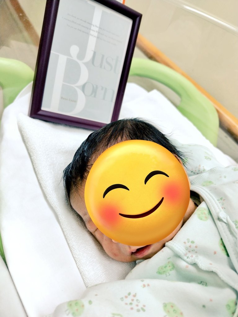 [ご報告]
先日第一子を出産しました👶
緊急帝王切開になり大変なお産になりましたがお医者さんや助産師さんのおかげで無事出産することが出来ました。
お仕事はしばらくお休みさせて頂きますが、今後ともよろしくお願いいたします✨