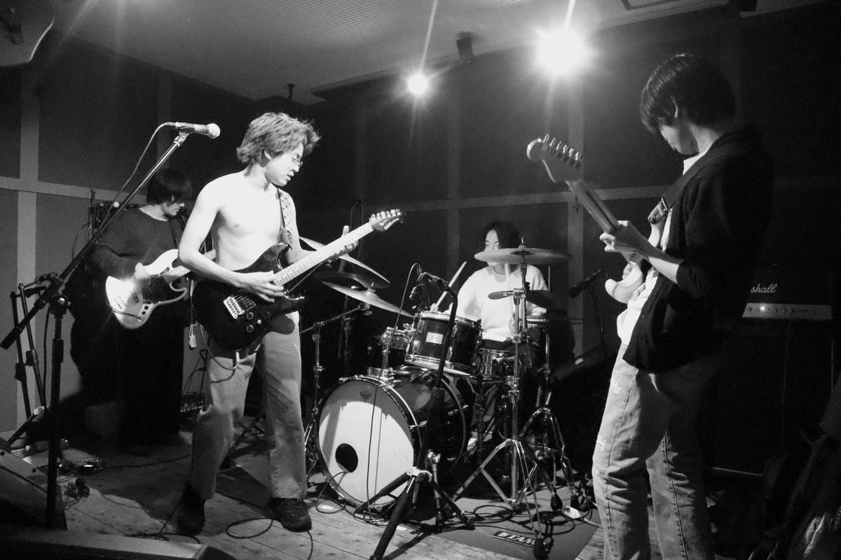 2025年、関西でのライブが全て終了しました。
ありがとうございました。

年内の残りのライブは以下の2本です

12/12(金) @下北沢Flowers Loft(NIGHT)
12/14(日) @下北沢THREE