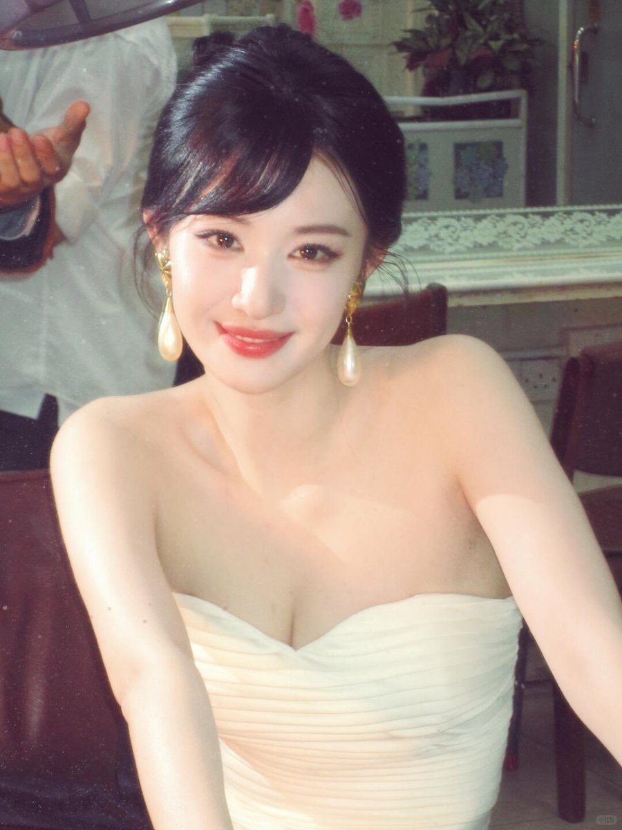 wcrbase's tweet photo. Wang Churan shares photos in her first look for #ScreamNight. https://t.co/fJuNbIYyZX