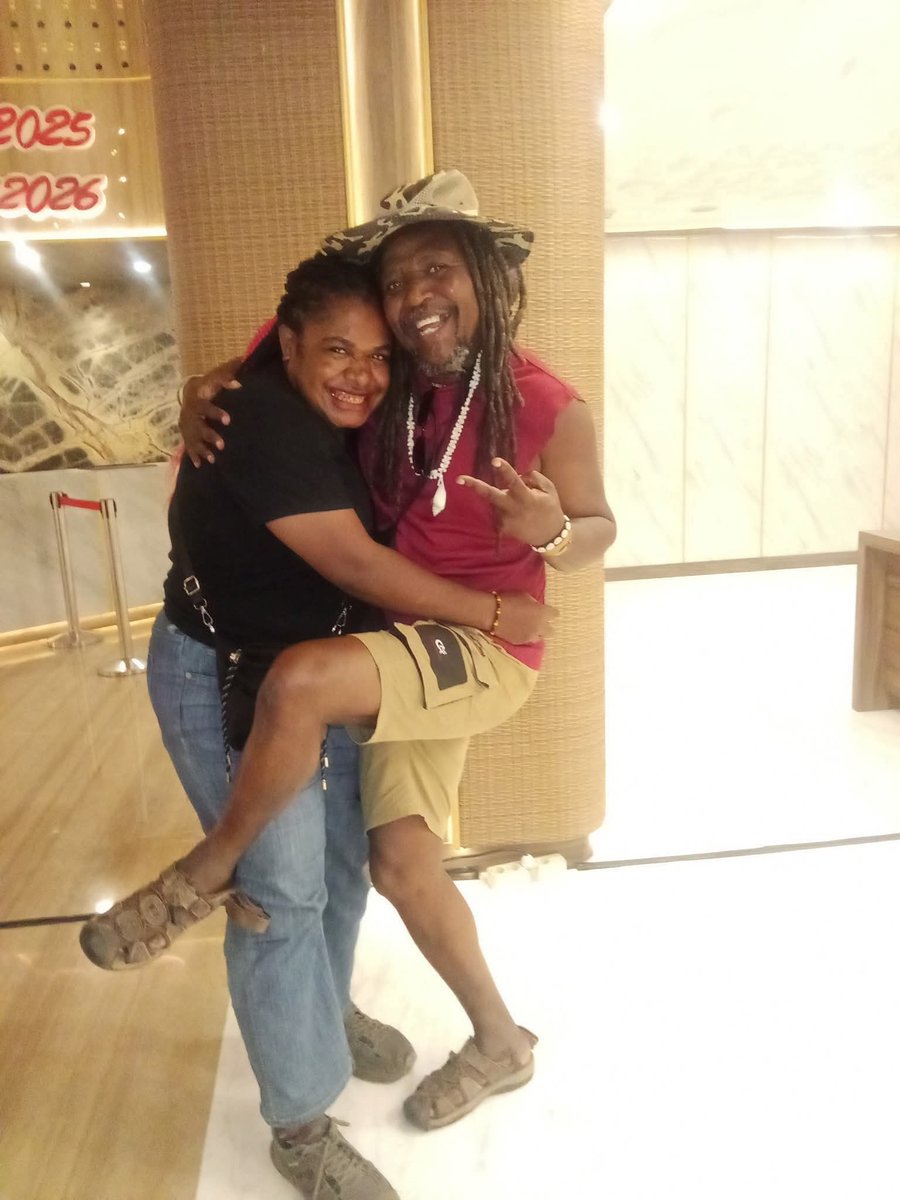 lucky58330's tweet photo. Poto termahal lucky Dube Band Jayapura Papua hotel 🏨 https://t.co/xtlP0ONKLp