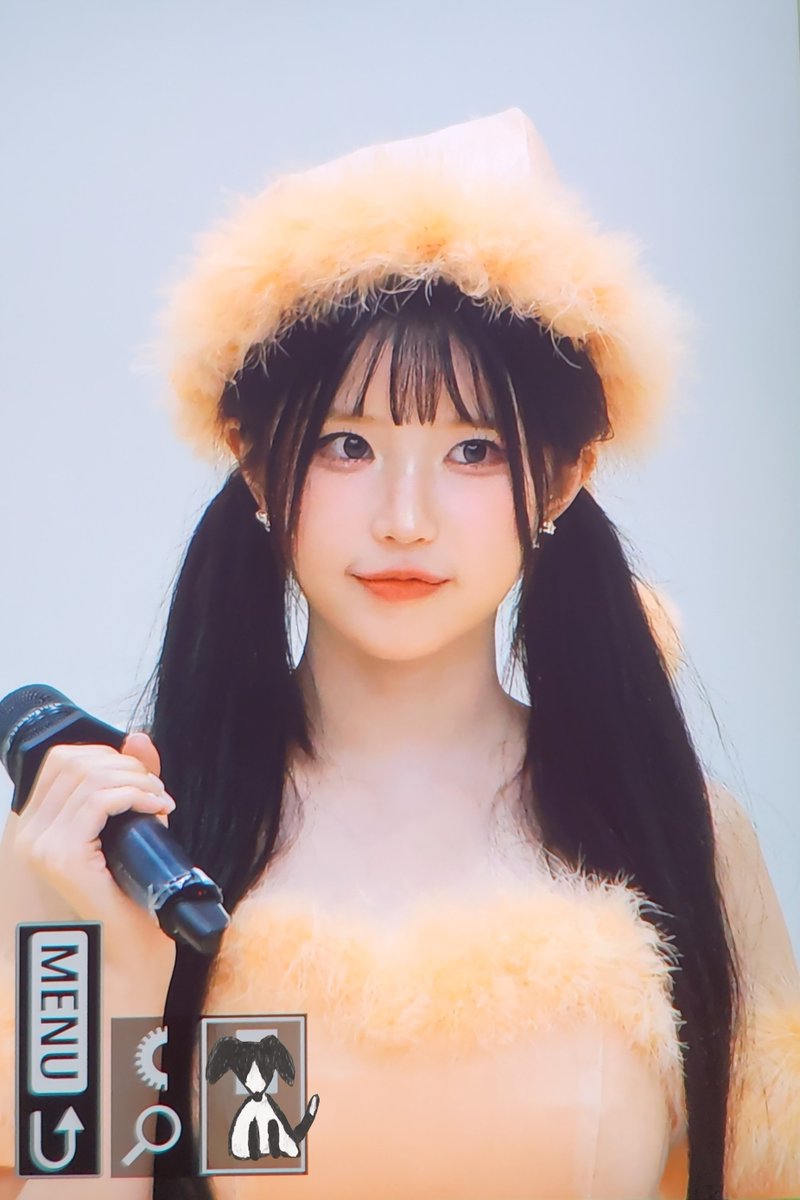 FallinLove_0929's tweet photo. 251206 미니팬미팅 프리뷰

🧡

#송하영 #fromis_9 
#프로미스나인 #SONGHAYOUNG https://t.co/zt7WYjocM2
