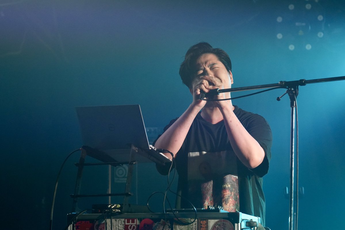 Luger_R's tweet photo. 12/1 アメリカ村DROP @clubdrop 
ありがとうございました。

久しぶりの5曲セットでしたが、これく���いがライブしたった感あって満足🙂‍↕️
MCどうしよ〜とか考えるのが嫌なので、最近はずっと合成音声に話させてます。

photo by KuRu @kur_music https://t.co/nw0XnaBgHr