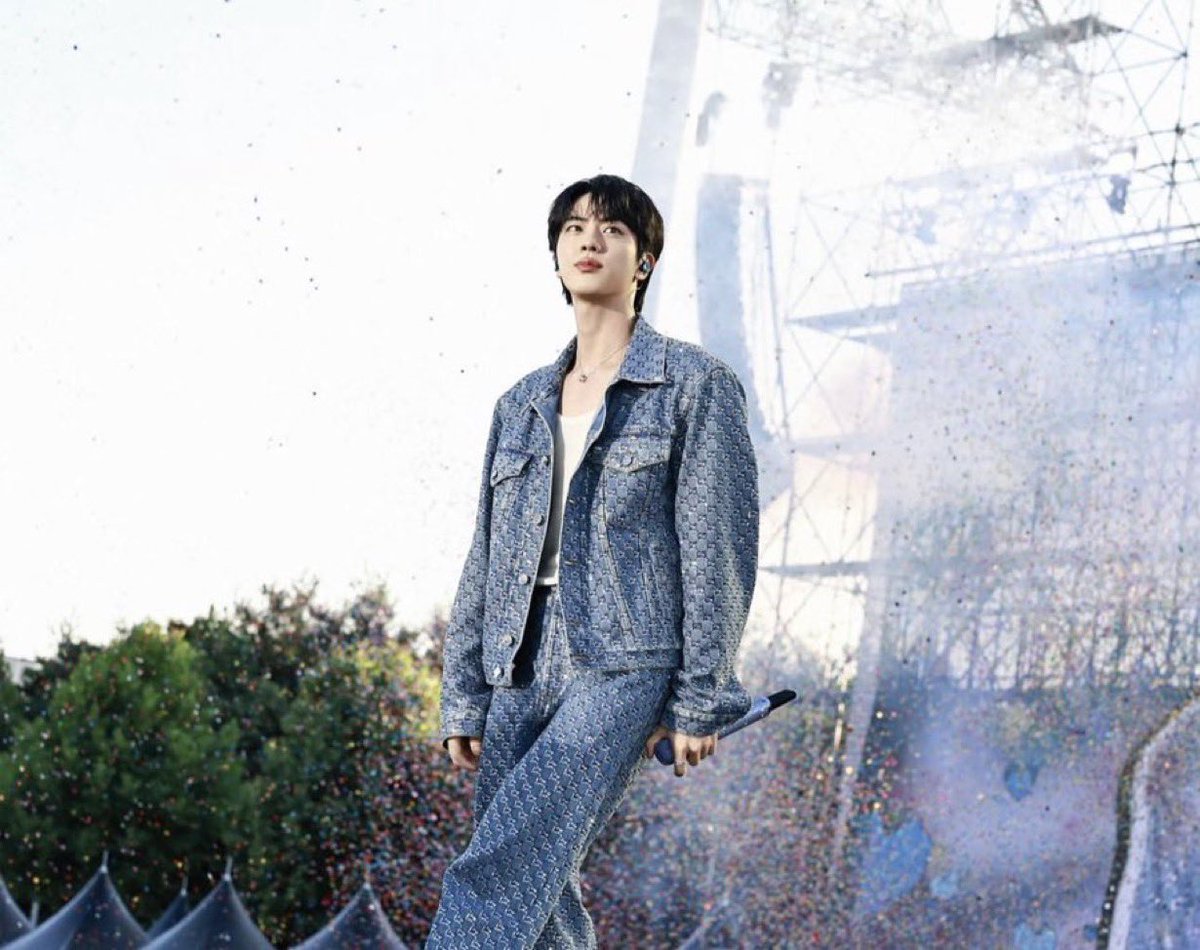 Wootteo on Instagram 251206 [1] 👾: Bunch of memories I was filled