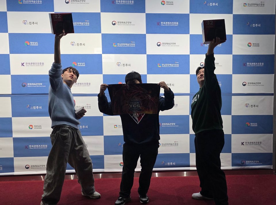 진주TCG협회장배 1923CS

1라 천배룡 O OO 팀승
2라 킬러튠 X XX 팀승
3라 ID 

16강 낙인 드래곤테일 O OO 팀승
8강 현람 O OXO 팀승
4강 낙인 X OO 팀승
결승 미츠루기야미 O XOO 팀승 

우승했습니다 🏆 
오늘 운이 너무 좋았습니다. 감사합니다