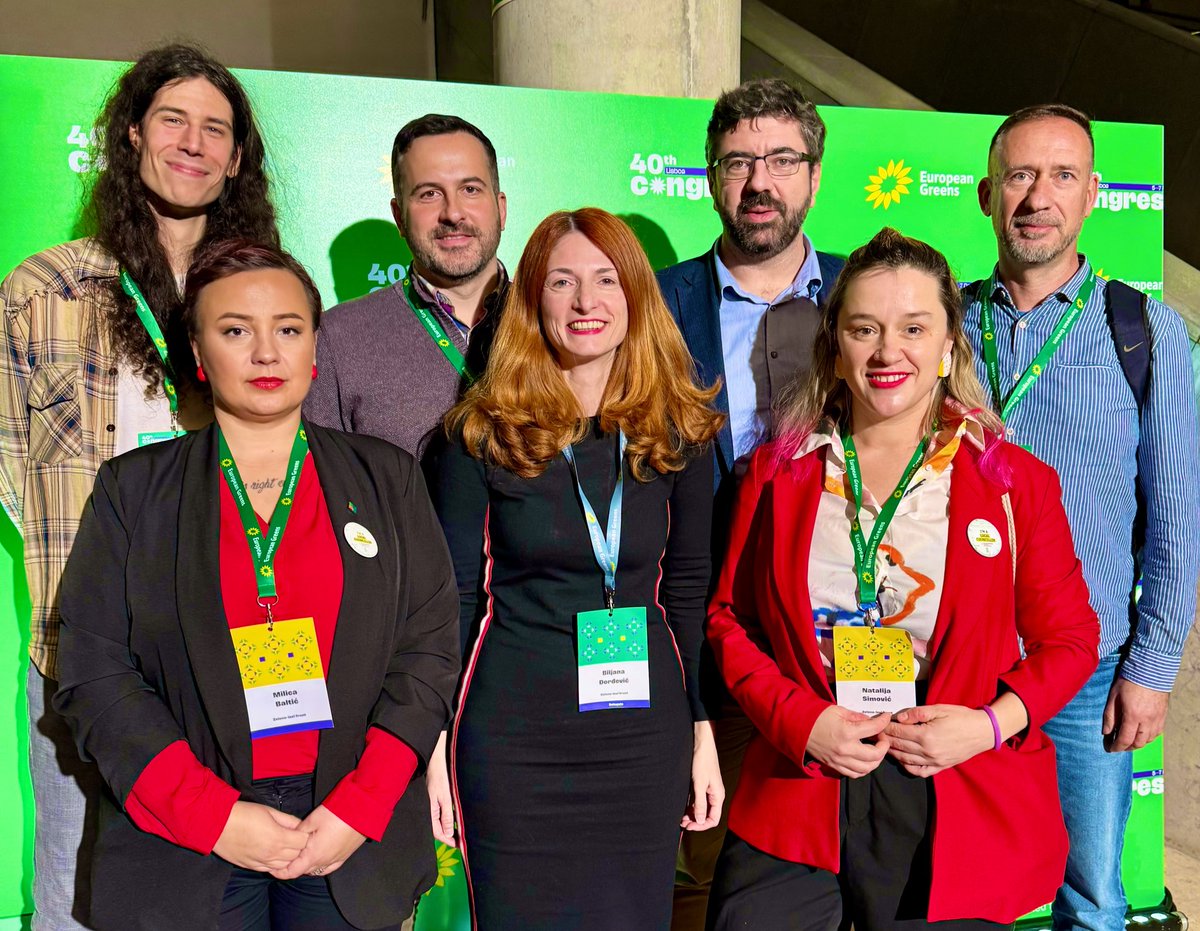 Otvoren je 40. kongres Evropskih Zelenih u Lisabonu! 💚💚💚
Delegacija Zeleno-levog fronta 💚❤️ koju čine narodni poslanici <a href="/Bibislav/">Biljana Đorđević</a> <a href="/ZLF_poslanici/">Zeleno-levi front u Narodnoj skupštini</a>, članovi podmlatka - Zelene omladine Srbije, lokalni odbornici <a href="/zaba_bez_brkova/">Milica Baltić</a>, nastavljaju da grade mostove sa evropskim