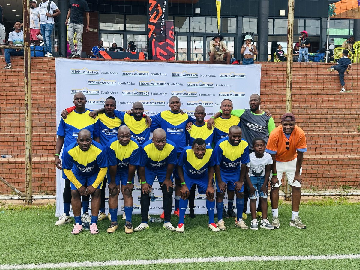 takalanisesame's tweet image. The incredible team of fathers behind the #BondThroughPlay Tournament. Proudly sponsored by @LenmedHealth are showing what happens when men lead with heart, teamwork, and joy.