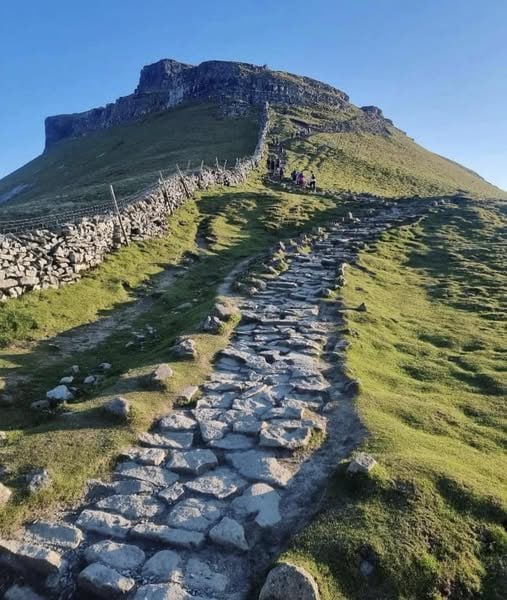 bmnorthwest's tweet image. 3F Pen-y-ghent, Yorkshire Dales

#GoOutside           #STJ           #WhitePeopleThings           #LiveInUtopia

Kraft Durch Freude - Strength Through Joy