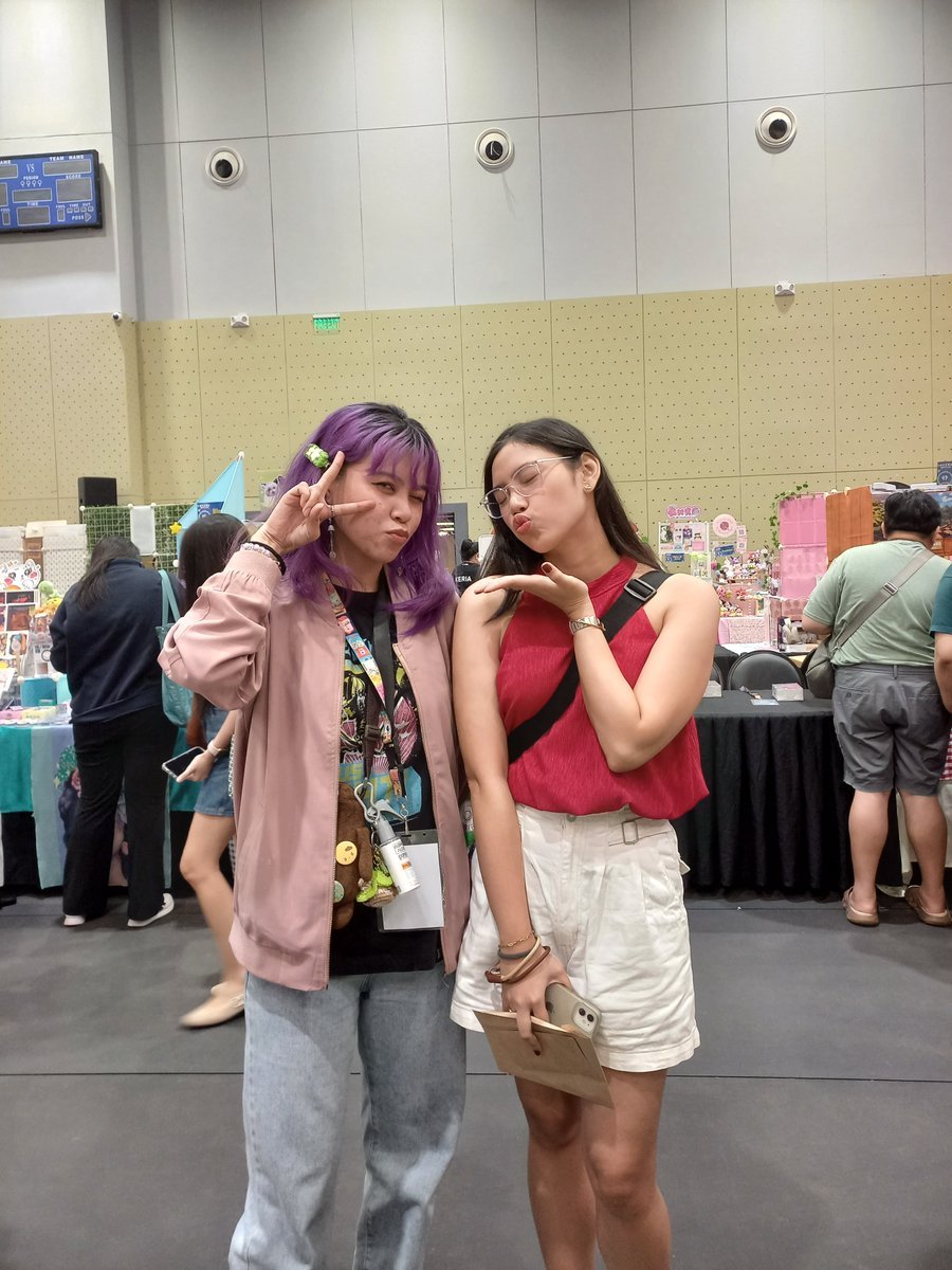 hardinikol's tweet photo. Here at Stickerconmnl's Gacha Universe with former MNL48 member, Alyssa @_ssaniko ! 
Thank you for supporting my art 🥰✨

#gachauniverse #stickerconmnl #MNL48 https://t.co/1wCIbxXSdN