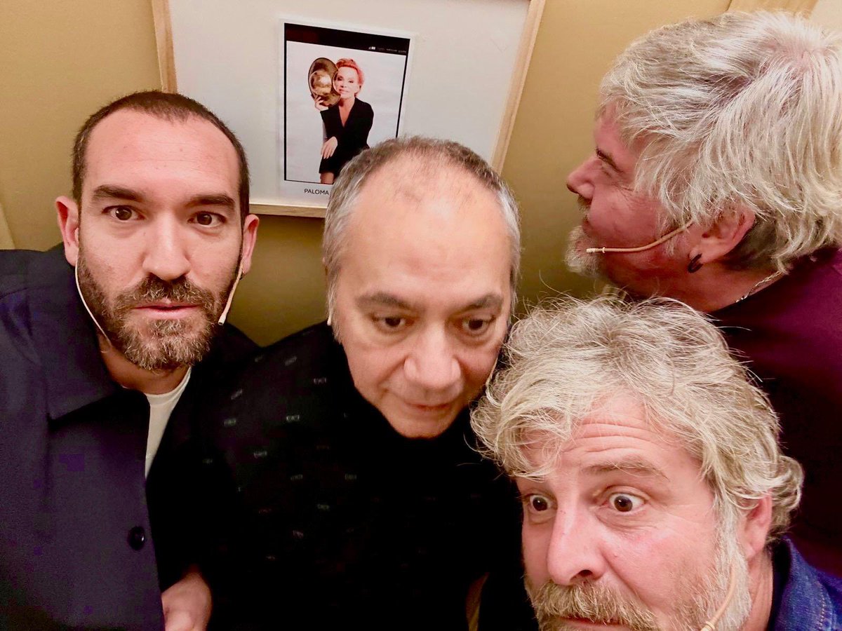 #IlustresIgnorantes con <a href="/picuetin/">raul cimas</a> y <a href="/jponcerivero/">Jorge Ponce</a> anoche <a href="/teatroolympia/">Teatro Olympia</a> de Valencia 🙌