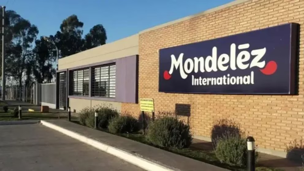 Chubutparatodos's tweet photo. La multinacional que fabrica #Oreo, #Terrabusi y #Milka suspendió a sus 2.300 empleados por 21 días
https://t.co/drKSlN1CQe
#Mondelez https://t.co/PaZLaQ8Mzo