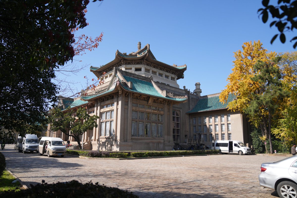 Wangyouyou419's tweet image. Come to Wuhan University in the most beautiful season and the most photogenic time.（2）#Photography #Travel #Campus #Autumn #AerialShooting