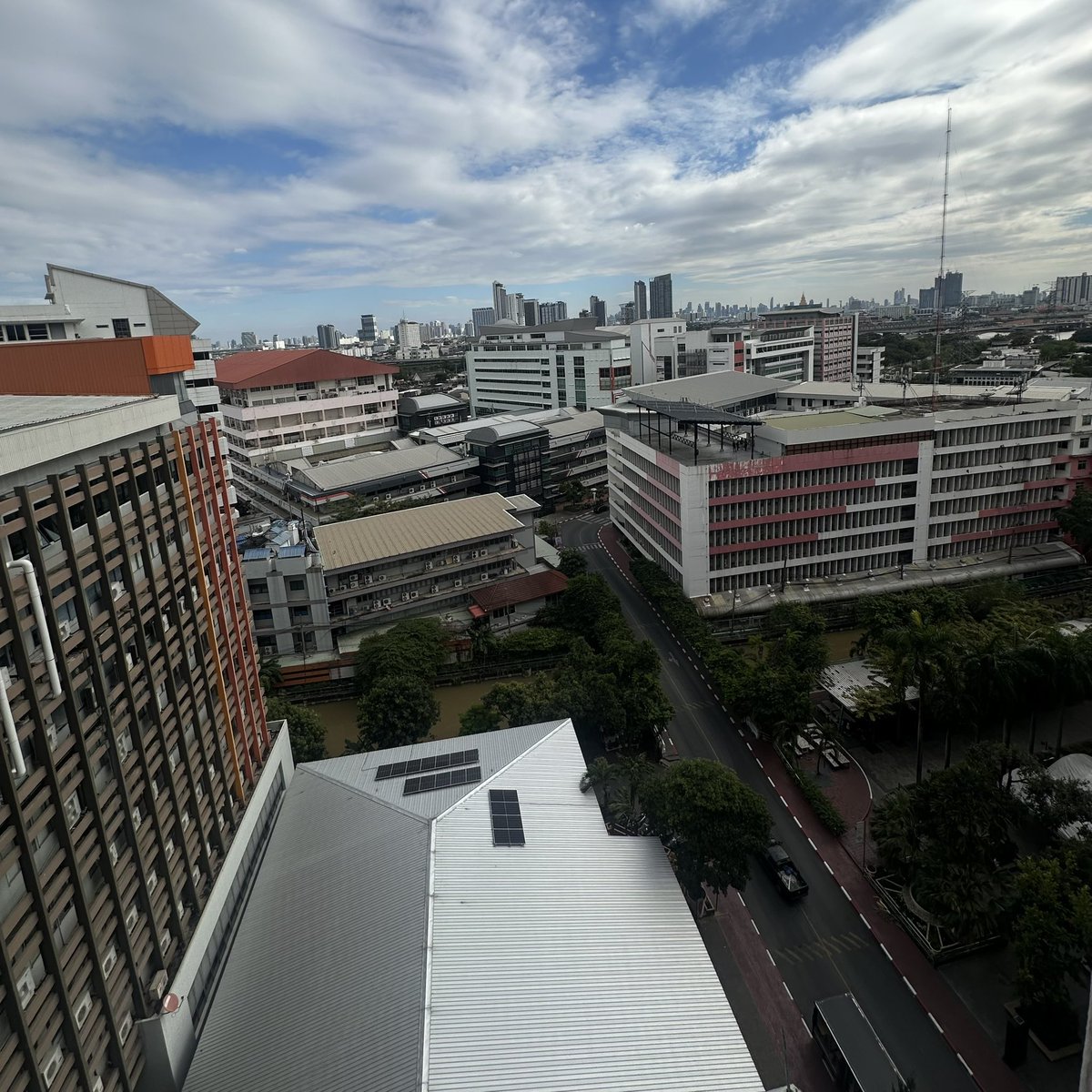 New semester, same me… but trying harder 😮‍💨😮‍💨