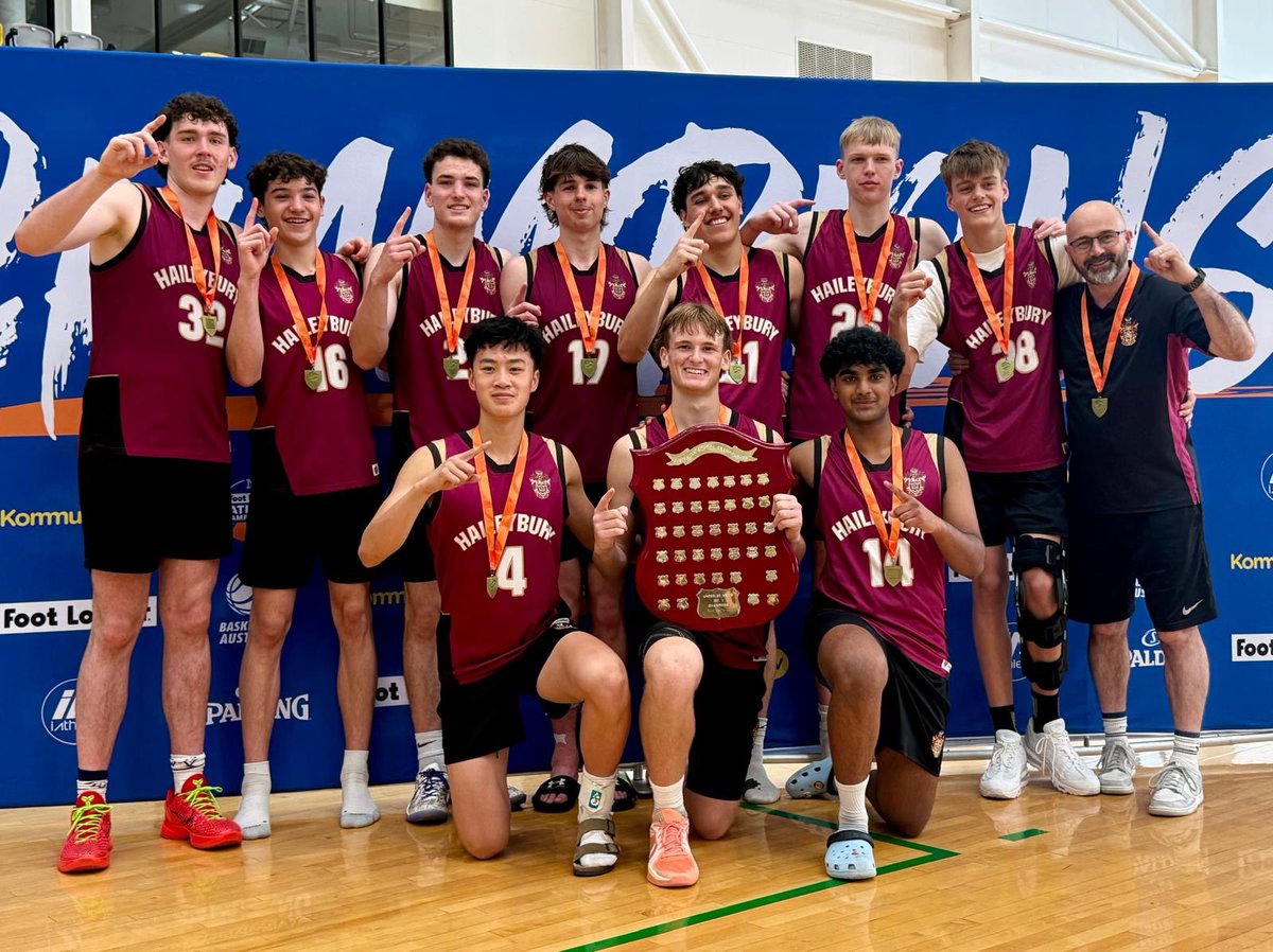 Thomas Lea tweet media