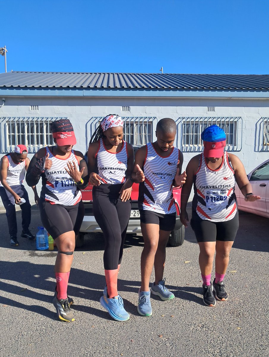 khayelitshaAC's tweet photo. today's theme : club colors
6 down, 6 to go...
amaKAC amahle had a great morning 🙌👌
#KhayelitshaAC
#TeamKAC
#RunKhayelitsha
#RunAsOne
#TwinTowers
#WayiqalaUzoyigqiba
#12x12Challenge
#6x12Challenge https://t.co/OwukEztdAw