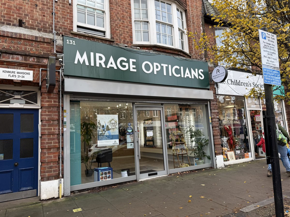 It's #SmallBusinessSaturday!
Independent retailers are the heart &amp; soul of every town. 
As today is #SmallBizSaturday, I will be #shining a light on some of the fantastic businesses you can find on #Pitshanger #GBHighSt #PithangerLane 
#SmallBizSatUK #ShopLocal this Christmas🎄