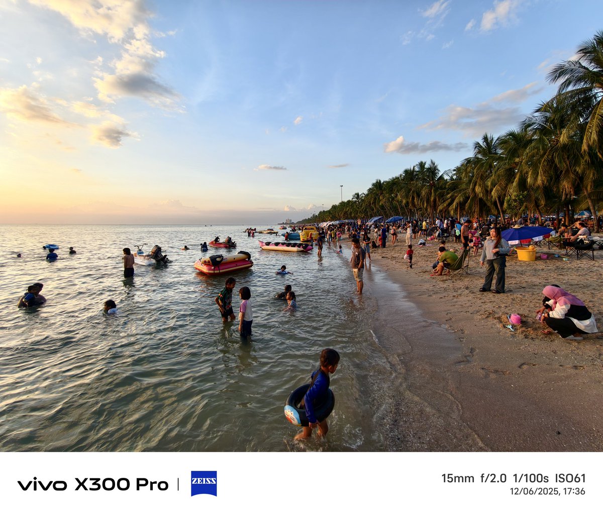 บางแสน 
วันหยุดยาว อากาศดี
ฤดูโบนัสโรงงาน
ต้นเดือน

ครบทุกองค์ประกอบเลย